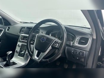 Used Volvo V60 2016 for sale - 79469592: Photo