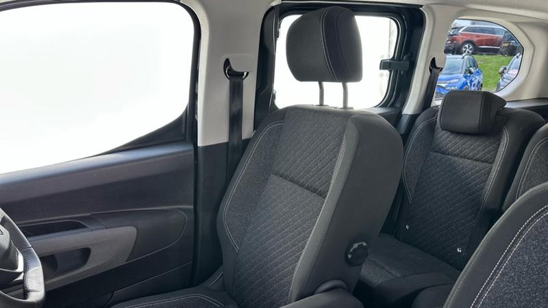 Used Peugeot e-Rifter 2024 for sale - 76290286: Photo 23