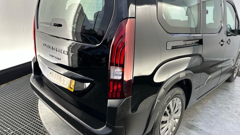 Used Peugeot e-Rifter 2024 for sale - 76290286: Photo 31