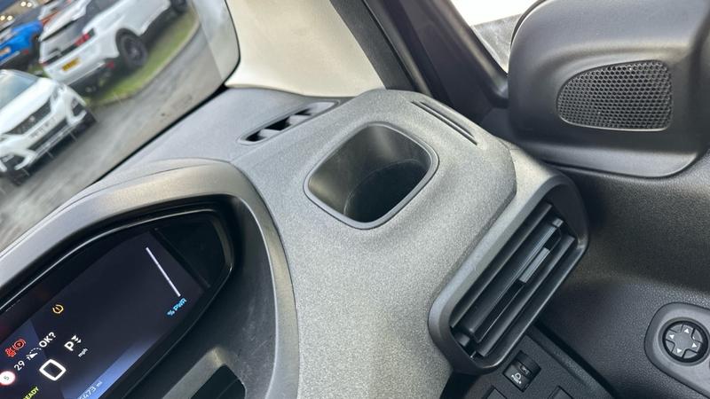 Used Peugeot e-Rifter 2024 for sale - 76290286: Photo 44