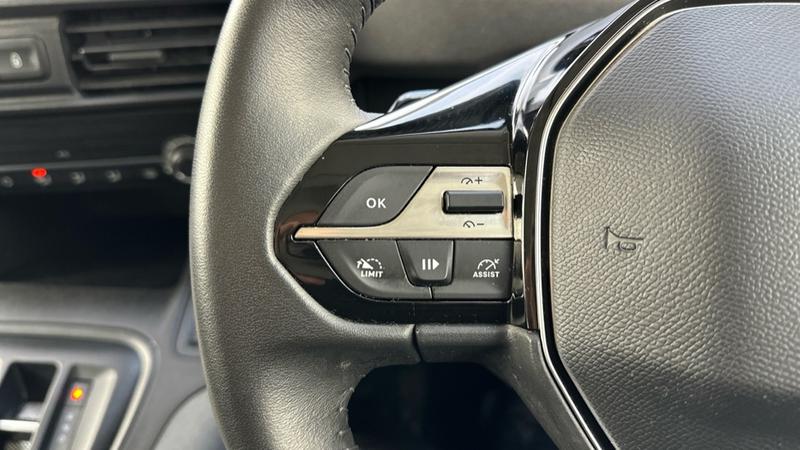 Used Peugeot e-Rifter 2024 for sale - 76290286: Photo 46