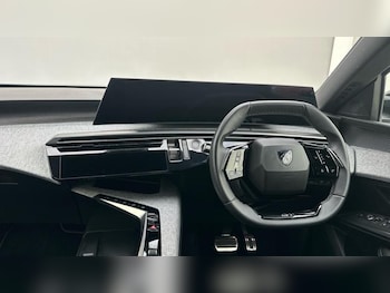 Used Peugeot E-3008 2024 for sale - 76117521: Photo