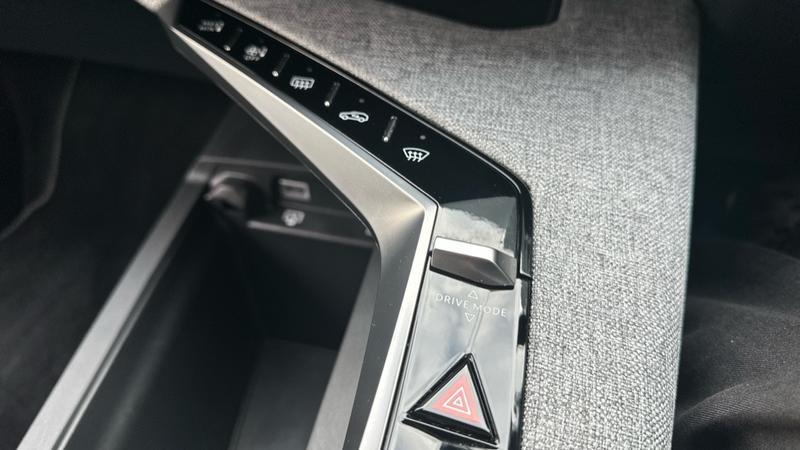 Used Peugeot E-3008 2024 for sale - 76117521: Photo 54