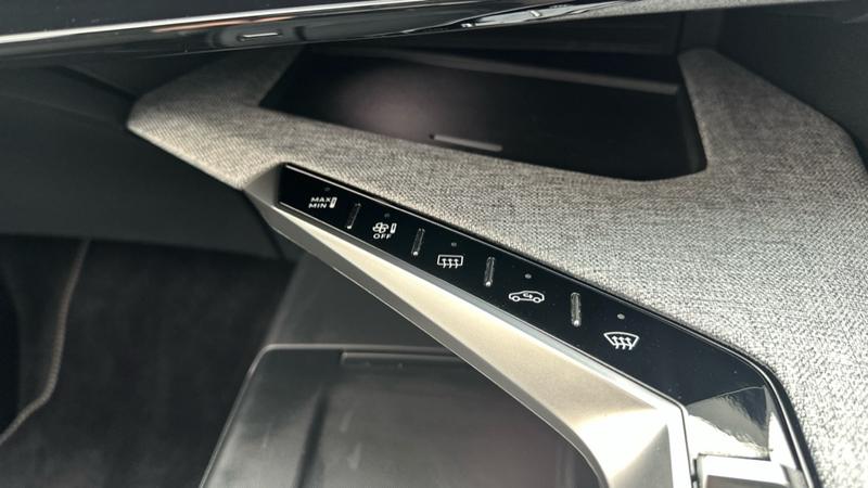 Used Peugeot E-3008 2024 for sale - 76117521: Photo 56