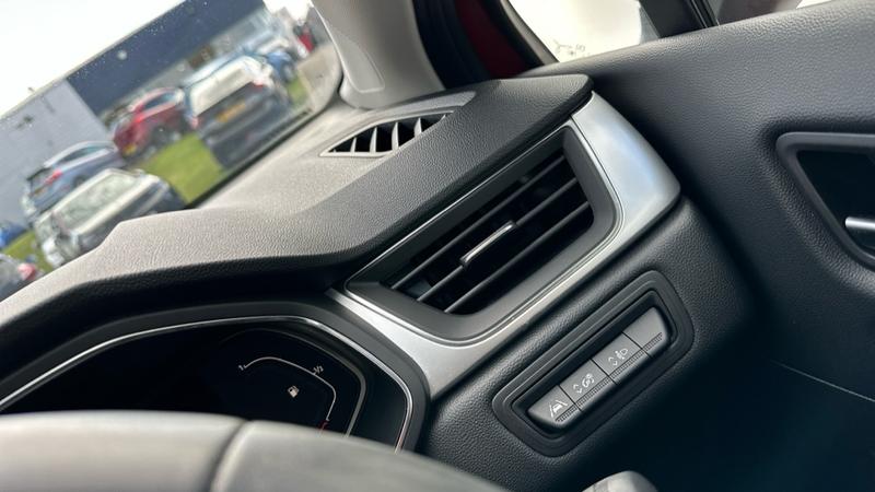 Used Renault Captur 2023 for sale - 76017155: Photo 41