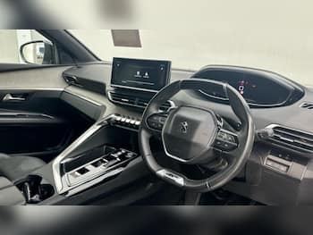Used Peugeot 5008 2023 for sale - 79678940: Photo