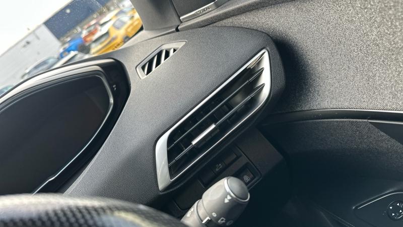 Used Peugeot 3008 2018 for sale - 76452923: Photo 47