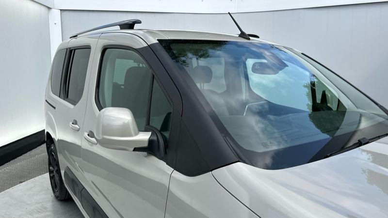 Vehicle 33