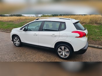 Used Peugeot 2008 2015 for sale - 79583970: Photo