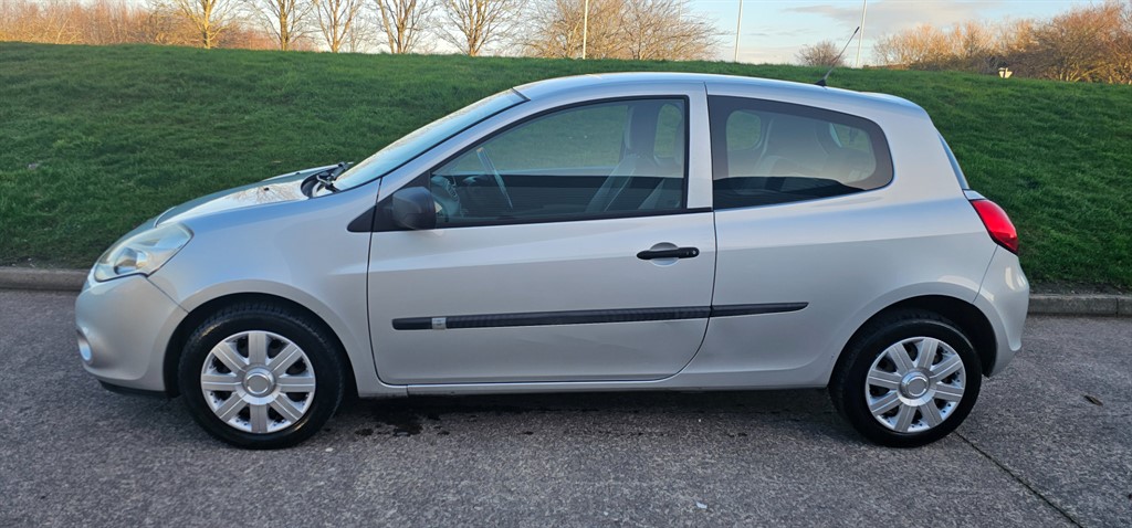 Used Renault Clio 2010 for sale - 77010643: Photo 1