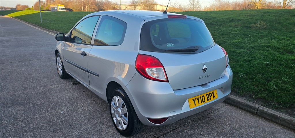 Used Renault Clio 2010 for sale - 77010643: Photo 3