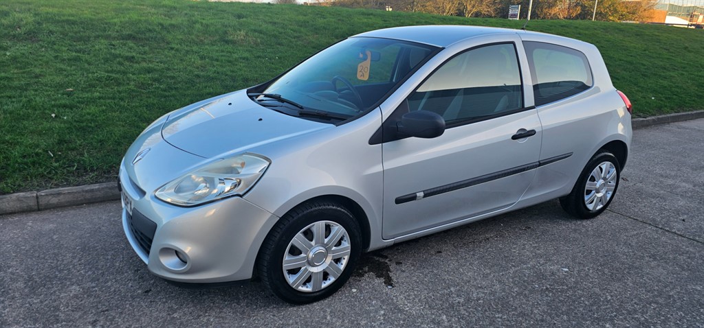 Used Renault Clio 2010 for sale - 77010643: Photo 4