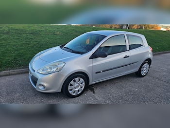 Used Renault Clio 2010 for sale - 77010643: Photo