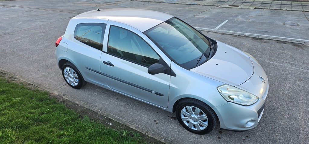 Used Renault Clio 2010 for sale - 77010643: Photo 8