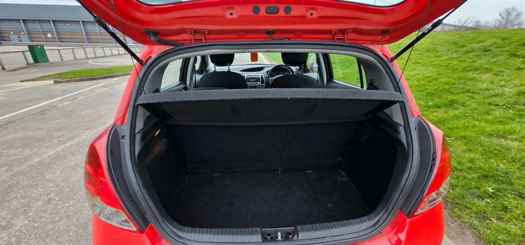 Used Hyundai i20 2014 for sale - 77326555: Photo 15