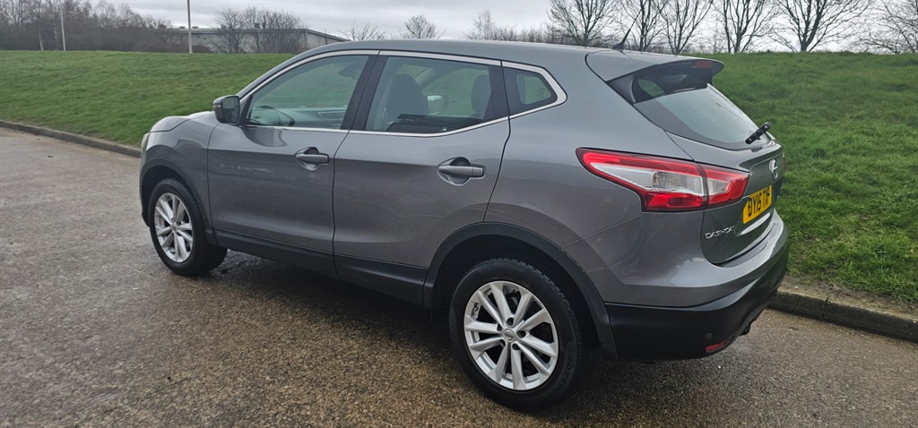 Used Nissan Qashqai 2015 for sale - 77588868: Photo 2