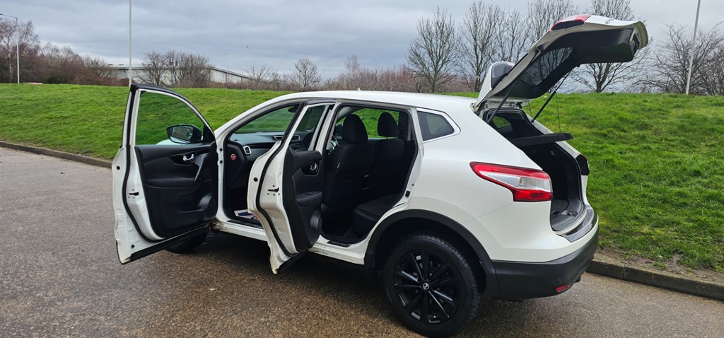 Used Nissan Qashqai 2014 for sale - 77588857: Photo 12