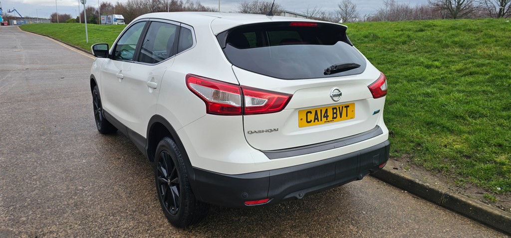 Used Nissan Qashqai 2014 for sale - 77588857: Photo 3