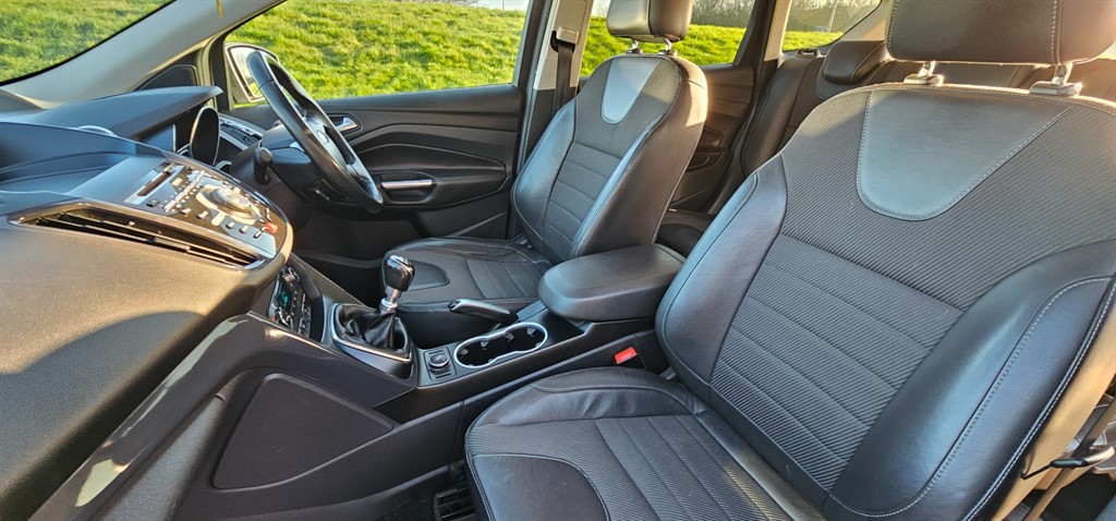 Used Ford Kuga 2015 for sale - 77151718: Photo 11