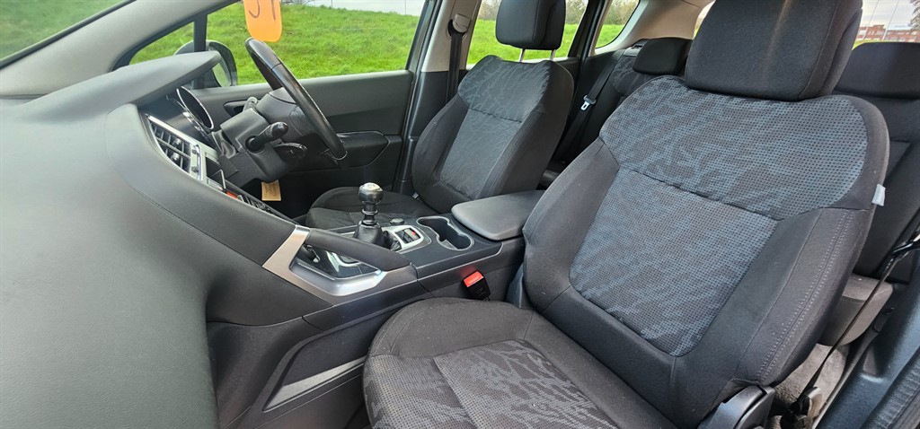 Used Peugeot 3008 2011 for sale - 76628565: Photo 9