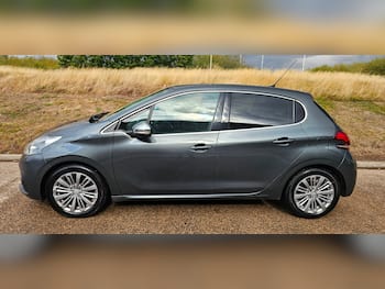 Used Peugeot 208 2016 for sale - 79567390: Photo
