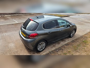 Used Peugeot 208 2016 for sale - 79567390: Photo