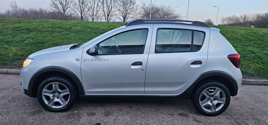 Used Dacia Sandero 2018 for sale - 77193790: Photo 1