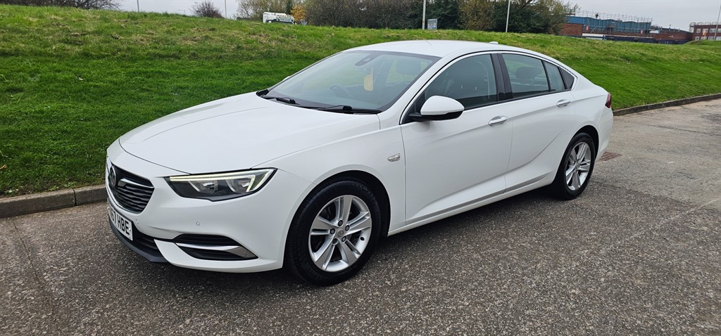 Used Vauxhall Insignia 2017 for sale - 77079304: Photo 2