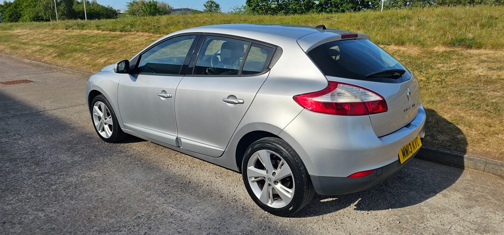Used Renault Megane 2013 for sale - 76628478: Photo 2