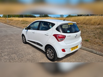 Used Hyundai i10 2015 for sale - 79375973: Photo