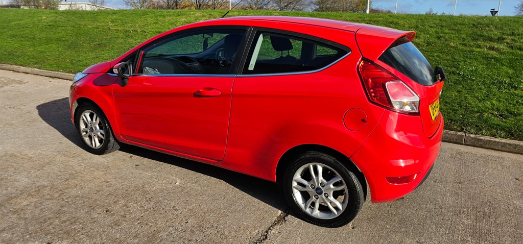 Used Ford Fiesta 2015 for sale - 76628562: Photo 2