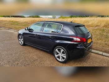 Used Peugeot 308 2016 for sale - 79567398: Photo