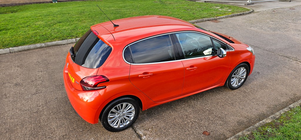 Used Peugeot 208 2017 for sale - 76628480: Photo 7