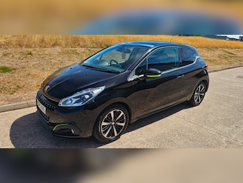 Used Peugeot 208 2015 for sale - 79375964: Photo