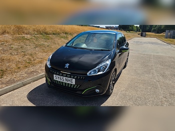 Used Peugeot 208 2015 for sale - 79375964: Photo