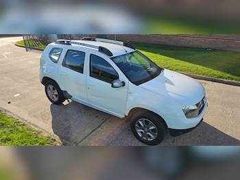 Used Dacia Duster 2015 for sale - 76628502: Photo