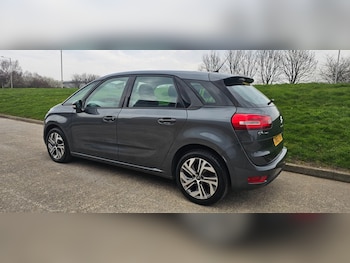 Used Citroen C4 Picasso 2015 for sale - 77660702: Photo