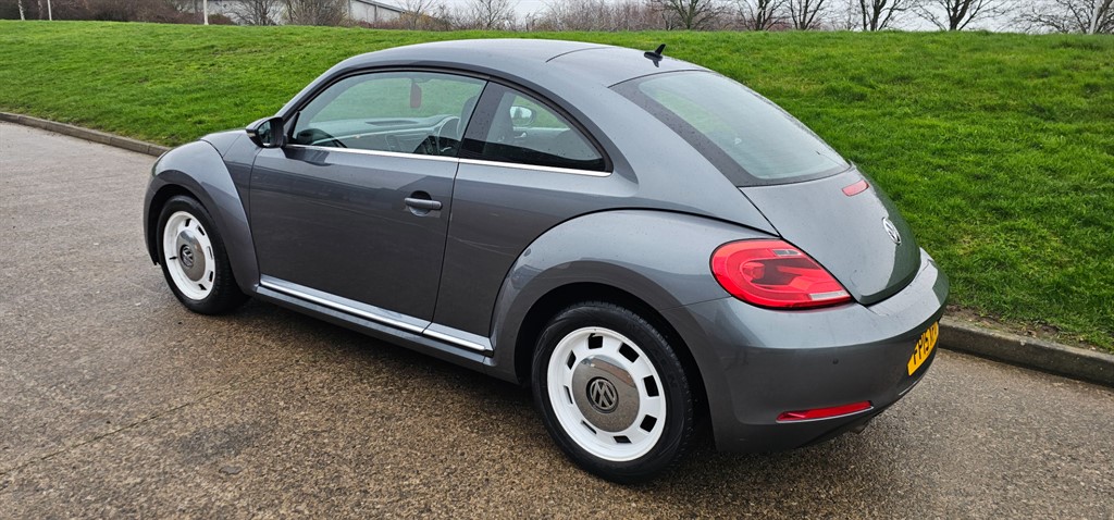 Used Volkswagen Beetle 2015 for sale - 76966990: Photo 2