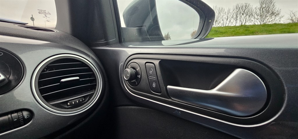 Used Volkswagen Beetle 2015 for sale - 76966990: Photo 23