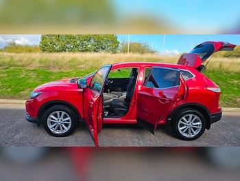 Used Nissan Qashqai 2016 for sale - 79700637: Photo