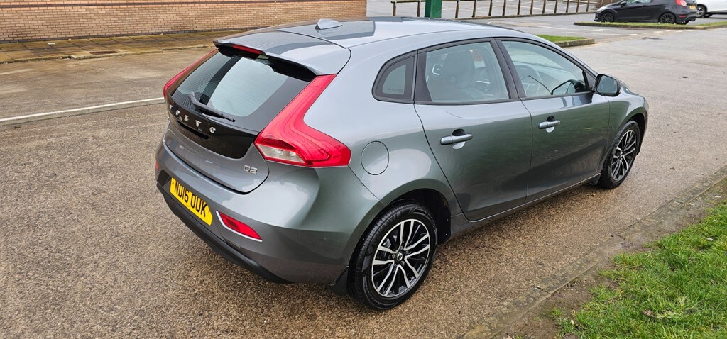 Used Volvo V40 2016 for sale - 76966998: Photo 11