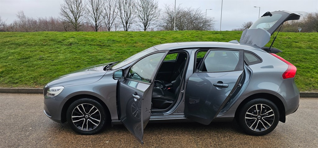 Used Volvo V40 2016 for sale - 76966998: Photo 13