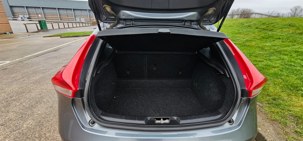 Used Volvo V40 2016 for sale - 76966998: Photo 20