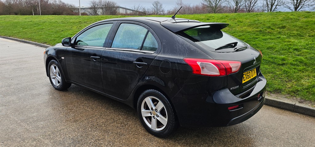 Used Mitsubishi Lancer 2010 for sale - 77435368: Photo 2