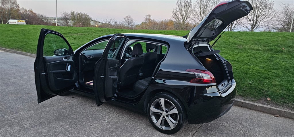 Used Peugeot 308 2018 for sale - 76628590: Photo 11