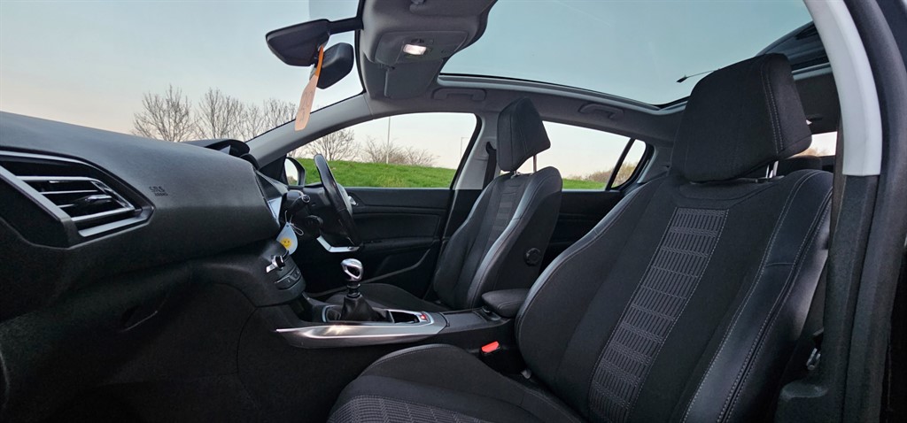 Used Peugeot 308 2018 for sale - 76628590: Photo 13