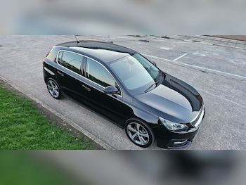 Used Peugeot 308 2018 for sale - 76628590: Photo