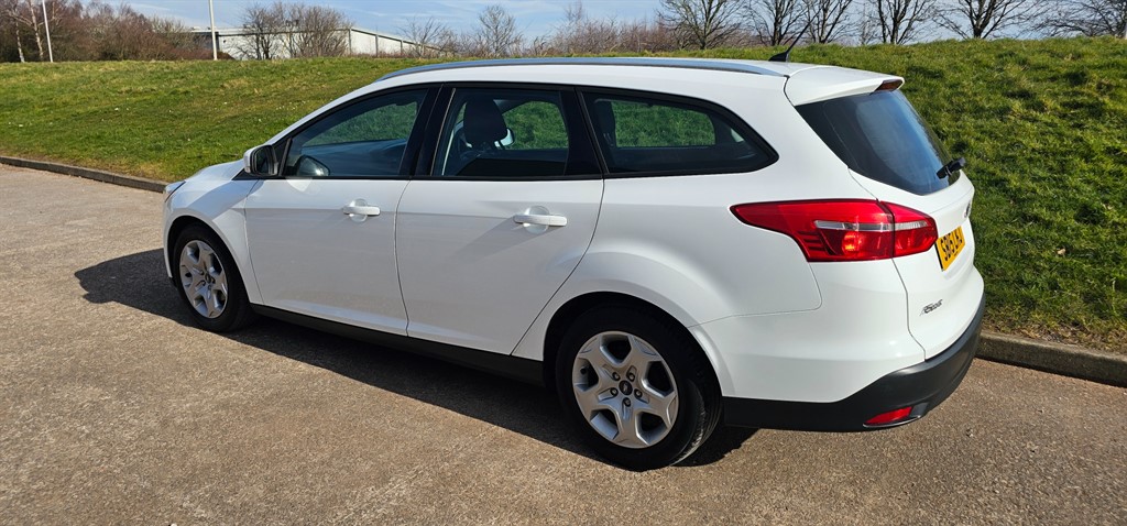 Used Ford Focus 2015 for sale - 76628599: Photo 2