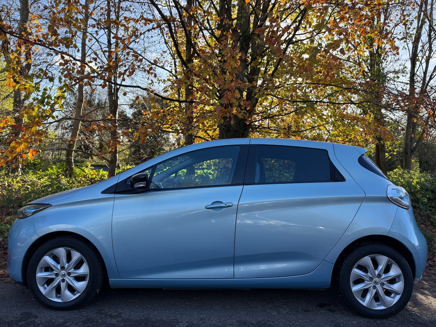 Used Renault Zoe 2015 for sale - 76638716: Photo 2