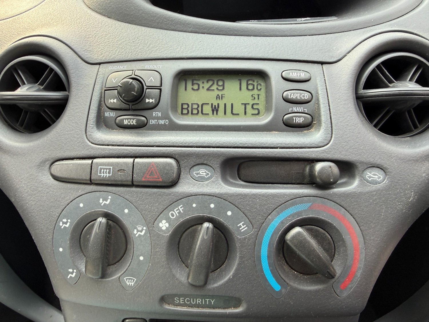 Used Toyota Yaris 1999 for sale - 77981738: Photo 19